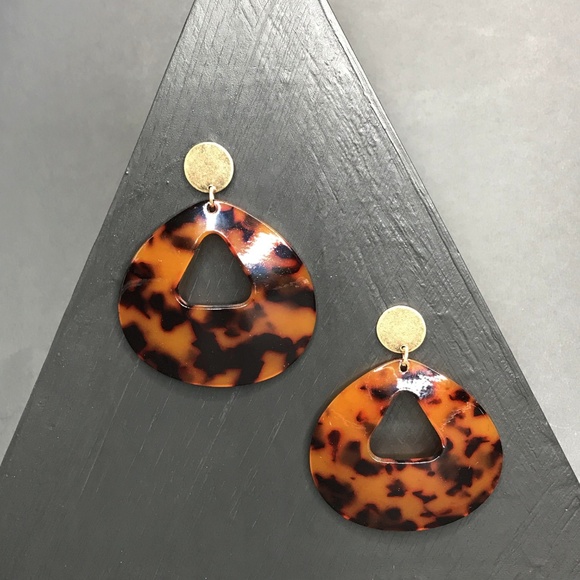 🆑 Modified Triangle Tortoise Drop Earrings - Picture 2 of 8